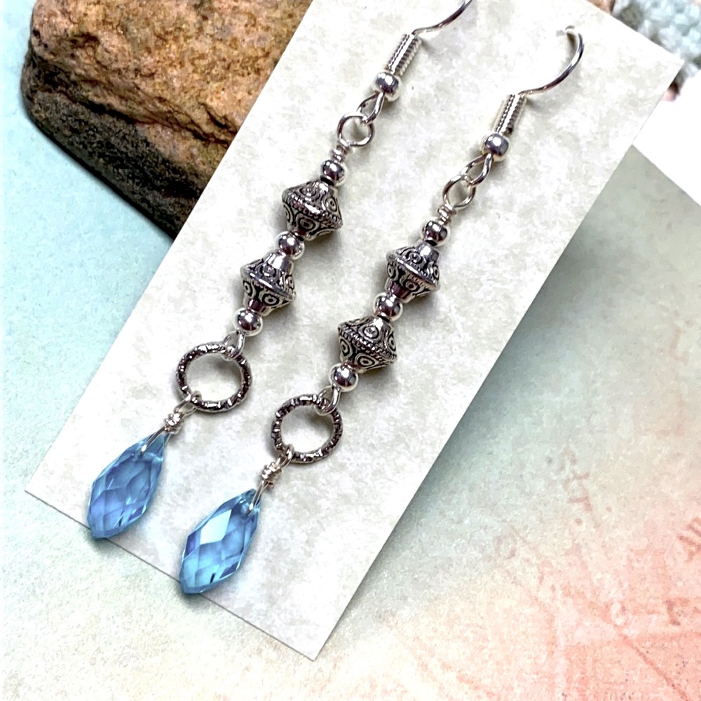 NWOT Long earrings blue facet drop antique silver